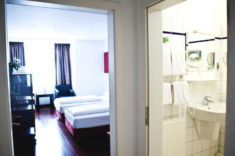 Rugs Hotel Duesseldorf Bagian luar foto