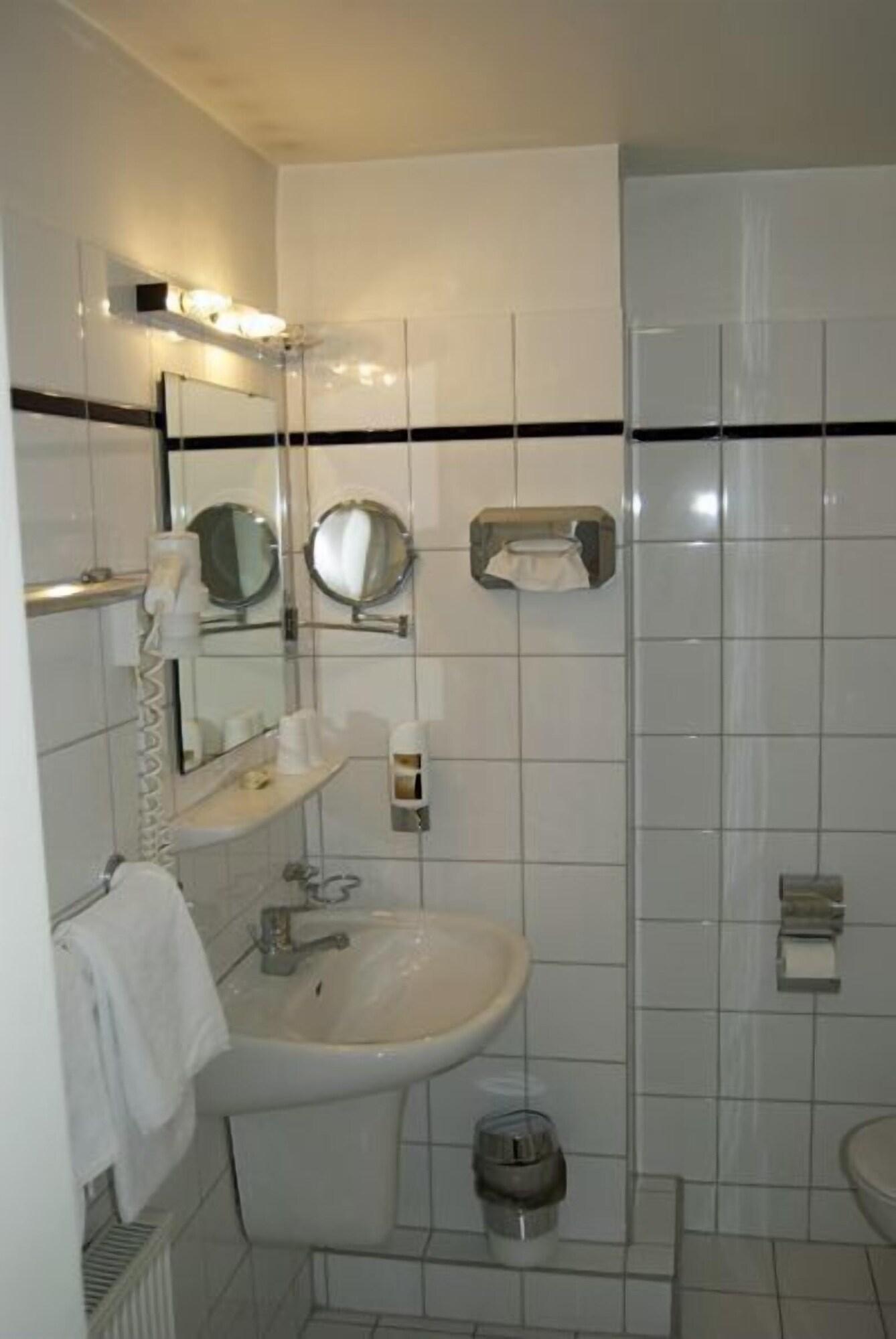 Rugs Hotel Duesseldorf Bagian luar foto
