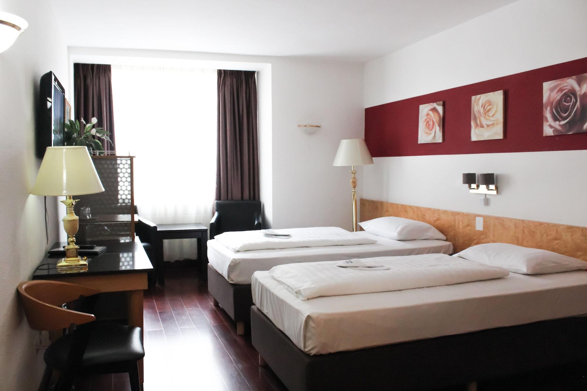 Rugs Hotel Duesseldorf Bagian luar foto