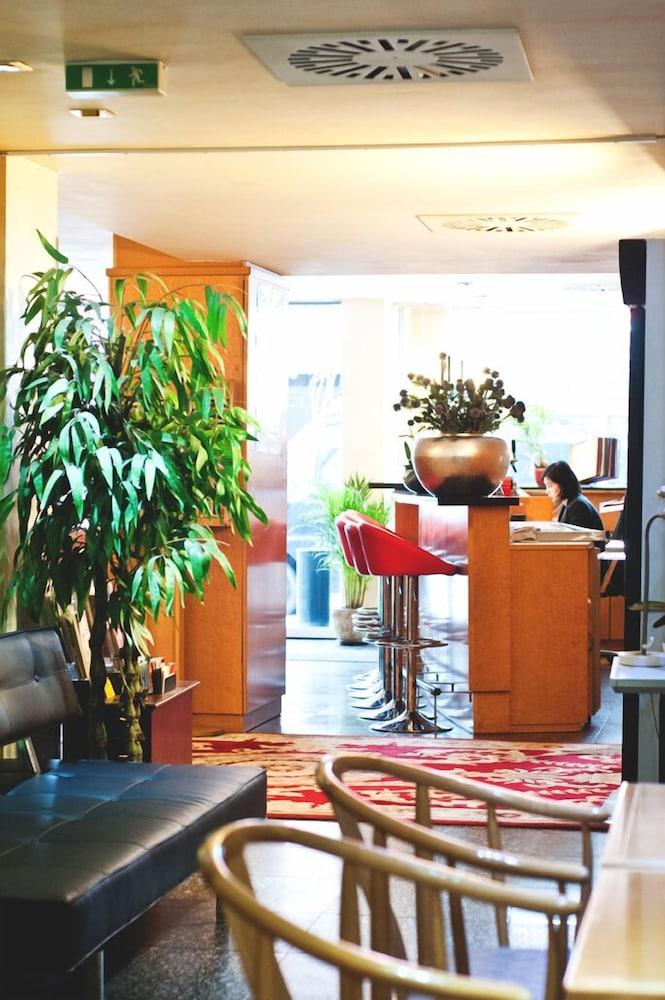 Rugs Hotel Duesseldorf Bagian luar foto