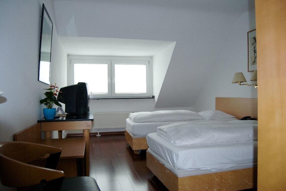 Rugs Hotel Duesseldorf Bagian luar foto