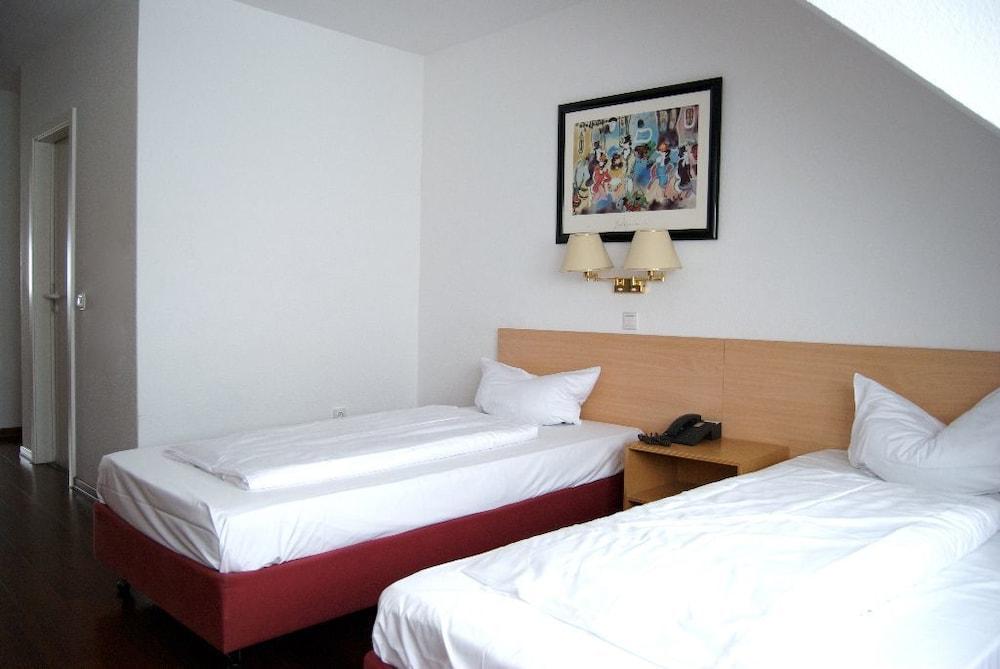 Rugs Hotel Duesseldorf Bagian luar foto