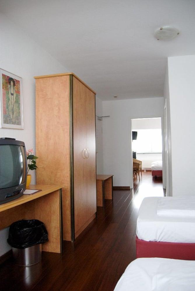 Rugs Hotel Duesseldorf Bagian luar foto