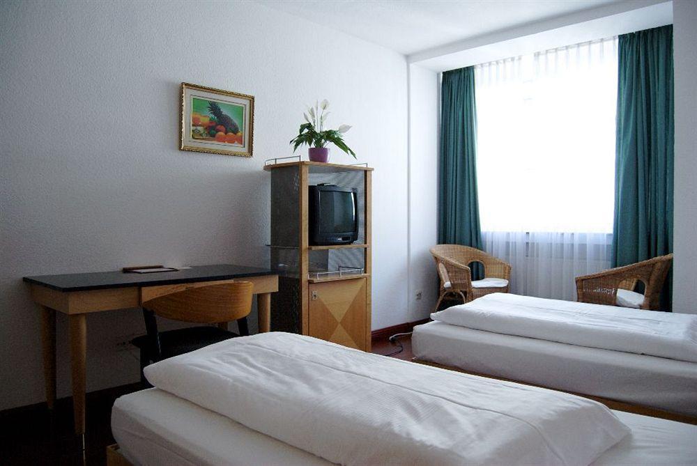 Rugs Hotel Duesseldorf Bagian luar foto