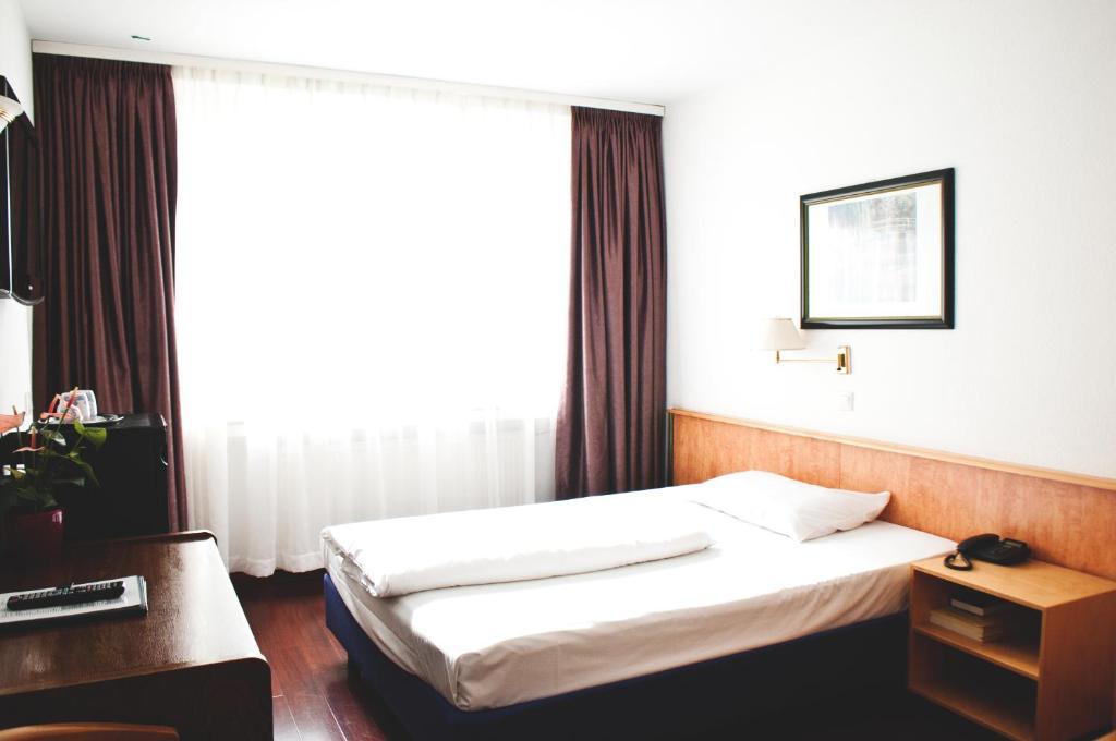 Rugs Hotel Duesseldorf Ruang foto
