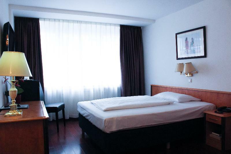 Rugs Hotel Duesseldorf Bagian luar foto